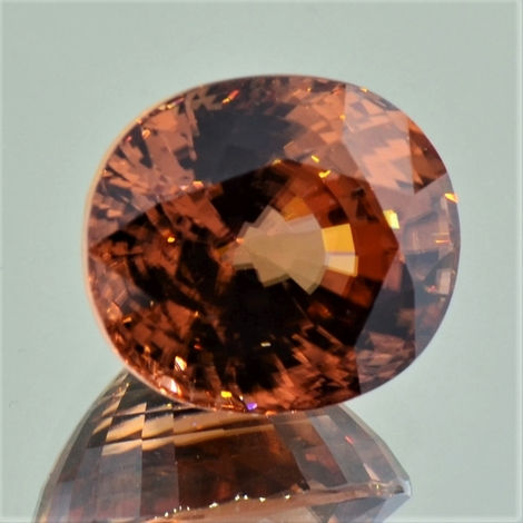 Zirkon, Oval facettiert (21,23 ct.) aus Tansania (Tanga)