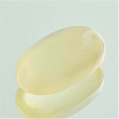 Moonstone cabochon oval 28.12 ct