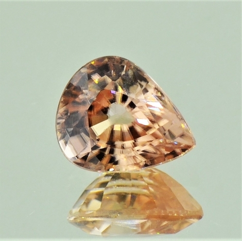 Zircon pear champagne 2.99 ct Zircon pear champagne 2.99 ct