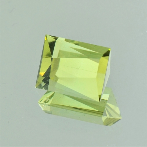 Heliodor, Design-Rechteck facettiert (4,14 ct.) aus Brasilien Heliodor, Design-Rechteck facettiert (4,14 ct.) aus Brasilien