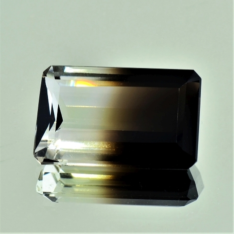Bicolor Quarz octagon 25,15 ct Bicolor Quarz octagon 25,15 ct