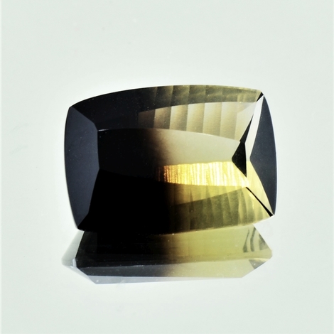Bicolor-Quarz, Antik facettiert (15,60 ct.) aus Brasilien Bicolor-Quarz, Antik facettiert (15,60 ct.) aus Brasilien