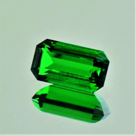 Tsavorite octagon intensives-grün 2.23 ct Tsavorite octagon intensives-grün 2.23 ct