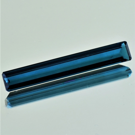 Indigolith, Rechteck facettiert (6,95 ct.) aus Brasilien Indigolith, Rechteck facettiert (6,95 ct.) aus Brasilien