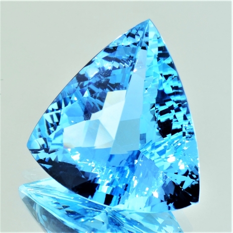 Aquamarin, Freiform facettiert (35,49 ct.) aus Brasilien (Ceará) Aquamarin, Freiform facettiert (35,49 ct.) aus Brasilien (Ceará)