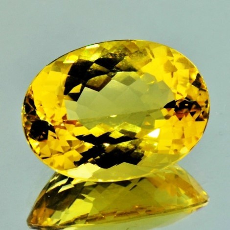 Goldberyll, Oval facettiert (17,00 ct.) aus Brasilien (Minas Gerais) Goldberyll, Oval facettiert (17,00 ct.) aus Brasilien (Minas Gerais)