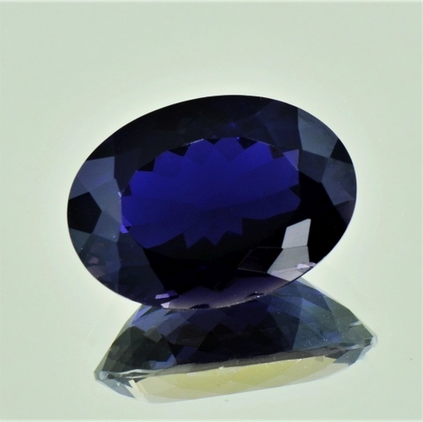 Iolith, Oval facettiert (10,64 ct.) aus Madagaskar (Bekily) Iolith, Oval facettiert (10,64 ct.) aus Madagaskar (Bekily)
