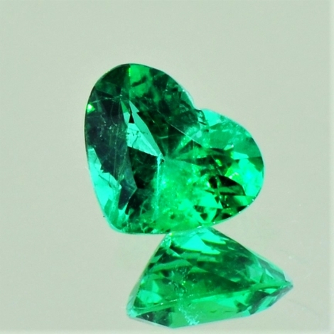 Smaragd, Herz facettiert (1,10 ct.) aus Brasilien Smaragd, Herz facettiert (1,10 ct.) aus Brasilien