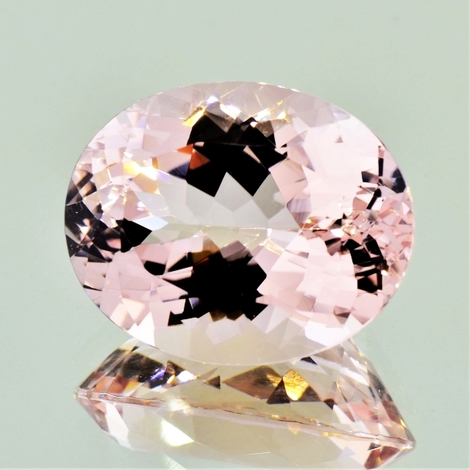 Morganit, Oval facettiert (23,97 ct.) aus Madagaskar Morganit, Oval facettiert (23,97 ct.) aus Madagaskar