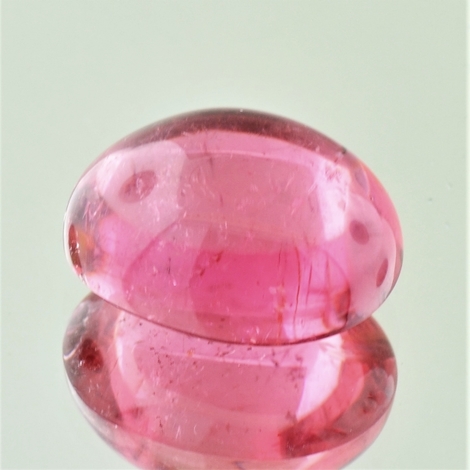 Turmalin, Oval Cabochon (19,58 ct.) aus Brasilien Turmalin, Oval Cabochon (19,58 ct.) aus Brasilien