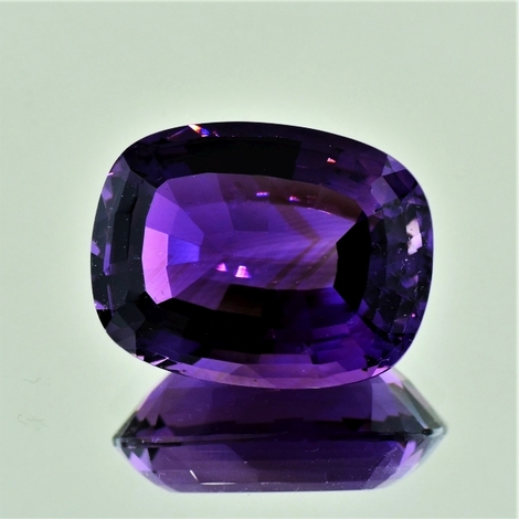 Amethyst, Antikoval facettiert (26,89 ct.) aus Brasilien Amethyst, Antikoval facettiert (26,89 ct.) aus Brasilien