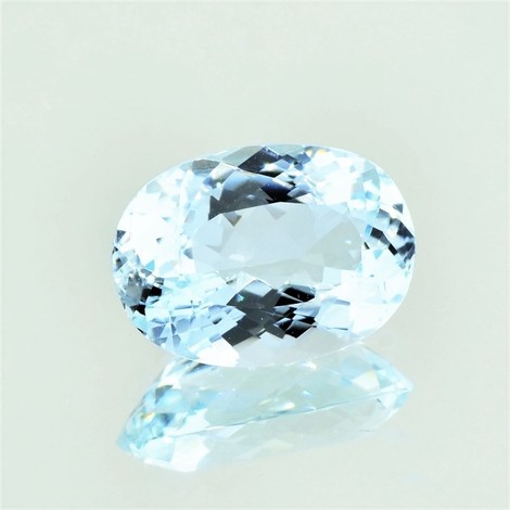Aquamarin, Oval facettiert (7,19 ct.) aus Brasilien (Minas Gerais) Aquamarin, Oval facettiert (7,19 ct.) aus Brasilien (Minas Gerais)