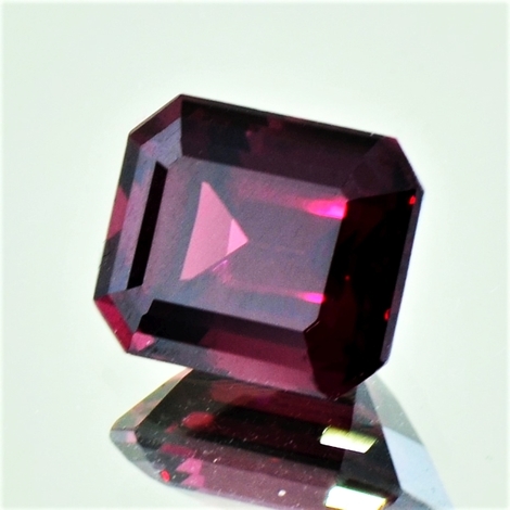 Rhodolite Garnet octagon 6.14 ct Rhodolite Garnet octagon 6.14 ct