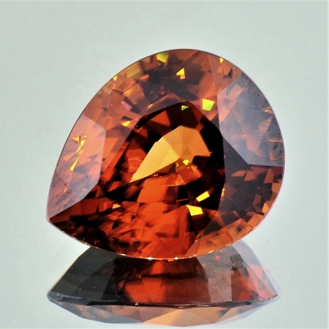 Zirkon, Tropfen facettiert (19,57 ct.) aus Vietnam (Luc Yen) Zirkon, Tropfen facettiert (19,57 ct.) aus Vietnam (Luc Yen)