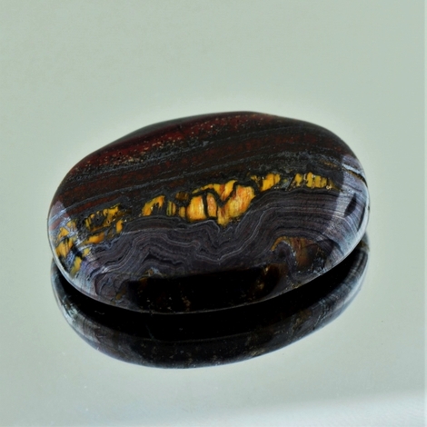 Tigereisen, Oval Cabochon (45,03 ct.) aus Kenia Tigereisen, Oval Cabochon (45,03 ct.) aus Kenia