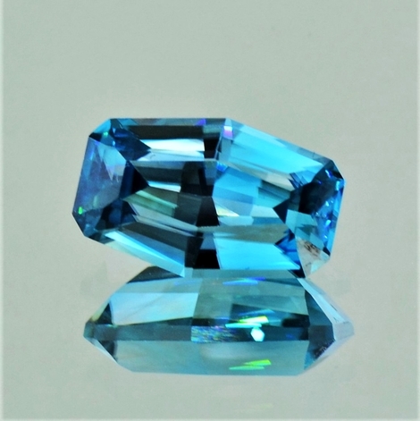 Zircon Designschliff blue 6.58 ct Zircon Designschliff blue 6.58 ct