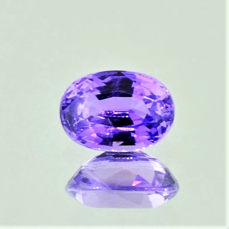 Saphir, Oval facettiert (1,32 ct.) aus Madagaskar Saphir, Oval facettiert (1,32 ct.) aus Madagaskar