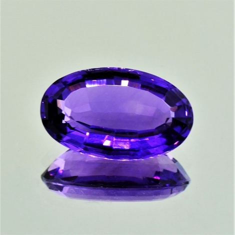Amethyst, Oval facettiert (12,75 ct.) aus Brasilien Amethyst, Oval facettiert (12,75 ct.) aus Brasilien