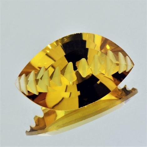 Citrin, Freiform facettiert (26,75 ct.) aus Brasilien Citrin, Freiform facettiert (26,75 ct.) aus Brasilien