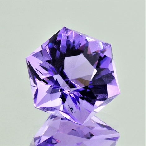 Amethyst, Design-Sechseck facettiert (16,41 ct.) aus Brasilien Amethyst, Design-Sechseck facettiert (16,41 ct.) aus Brasilien