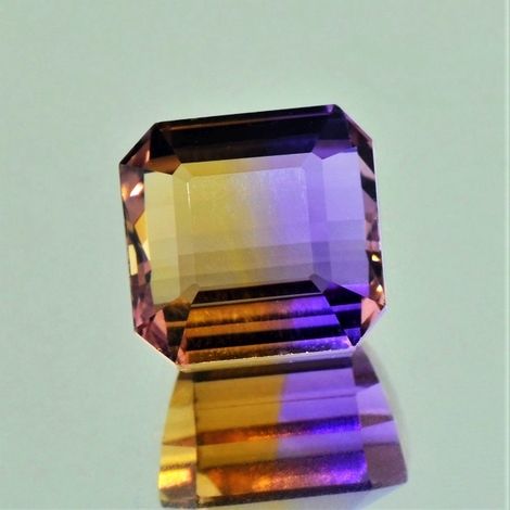 Ametrin, Achteck facettiert (12,76 ct.) aus Bolivien (Anahi Mine) Ametrin, Achteck facettiert (12,76 ct.) aus Bolivien (Anahi Mine)