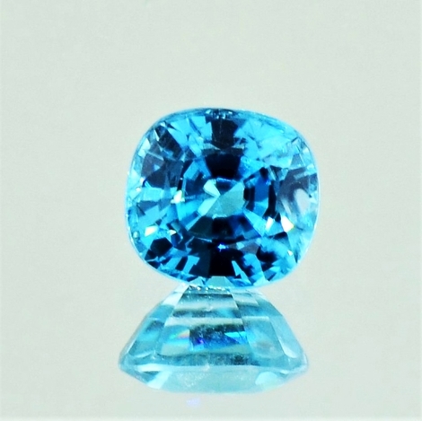 Zirkon, Antikoval facettiert (2,01 ct.) aus Kambodscha (Ratanakiri) Zirkon, Antikoval facettiert (2,01 ct.) aus Kambodscha (Ratanakiri)