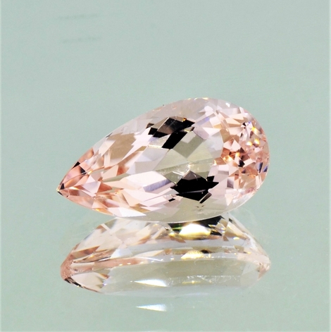 Morganit, Tropfen facettiert (8,24 ct.) aus Brasilien Morganit, Tropfen facettiert (8,24 ct.) aus Brasilien