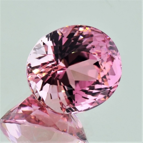 Turmalin, Oval facettiert (19,91 ct.) aus Brasilien Turmalin, Oval facettiert (19,91 ct.) aus Brasilien
