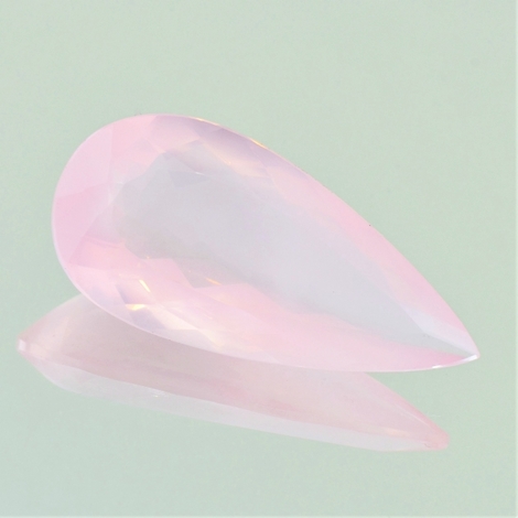 Rosenquarz, Tropfen facettiert (29,25 ct.) aus Brasilien Rosenquarz, Tropfen facettiert (29,25 ct.) aus Brasilien