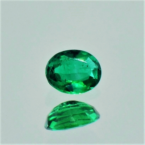 Smaragd, Oval facettiert (0,30 ct.) aus Brasilien Smaragd, Oval facettiert (0,30 ct.) aus Brasilien