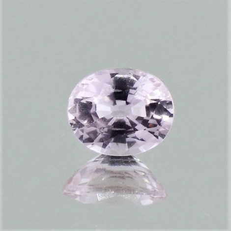 Saphir, Oval facettiert (1,22 ct.) aus Madagaskar Saphir, Oval facettiert (1,22 ct.) aus Madagaskar