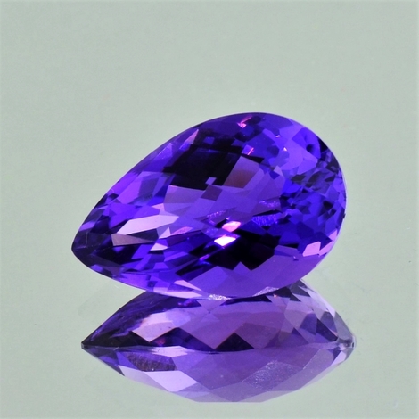 Amethyst, Tropfen facettiert (8,65 ct.) aus Brasilien Amethyst, Tropfen facettiert (8,65 ct.) aus Brasilien