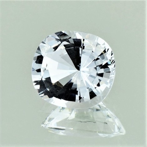 Topas, Antikoval facettiert (3,57 ct.) aus Nigeria (Plateau State) Topas, Antikoval facettiert (3,57 ct.) aus Nigeria (Plateau State)