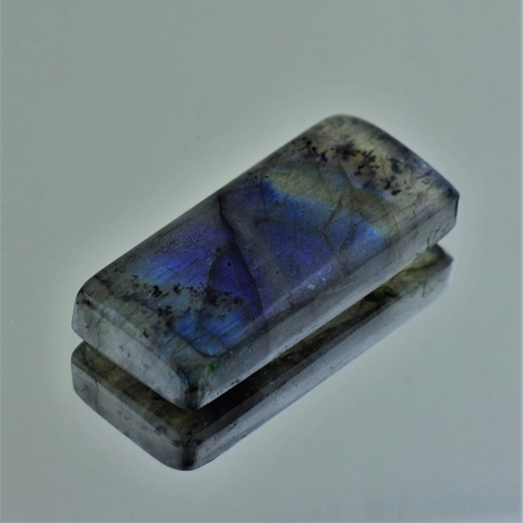 Labradorit, Rechteck (47,33 ct.) aus Madagaskar Labradorit, Rechteck (47,33 ct.) aus Madagaskar