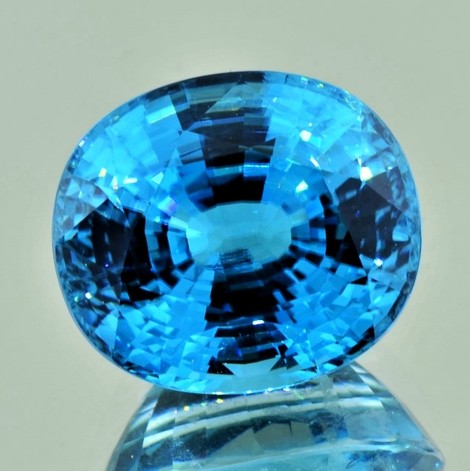 Zirkon oval intensivblau 23,37 ct