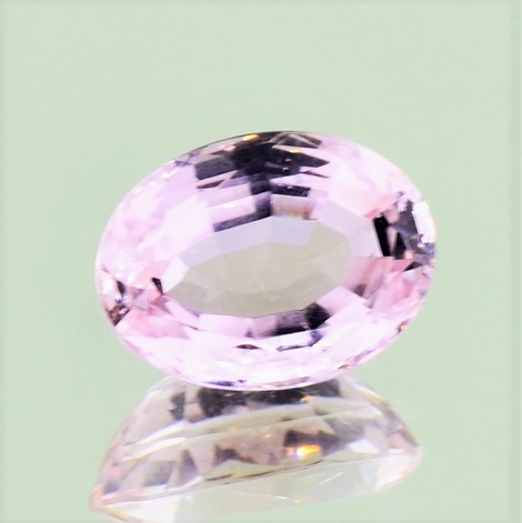 Turmalin, Oval facettiert (8,71 ct.) aus Sri Lanka Turmalin, Oval facettiert (8,71 ct.) aus Sri Lanka