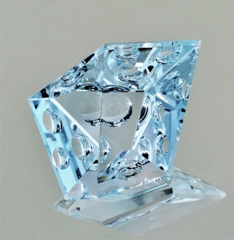 Blautopas, Design-Freiform facettiert (51,33 ct.) aus Brasilien Blautopas, Design-Freiform facettiert (51,33 ct.) aus Brasilien