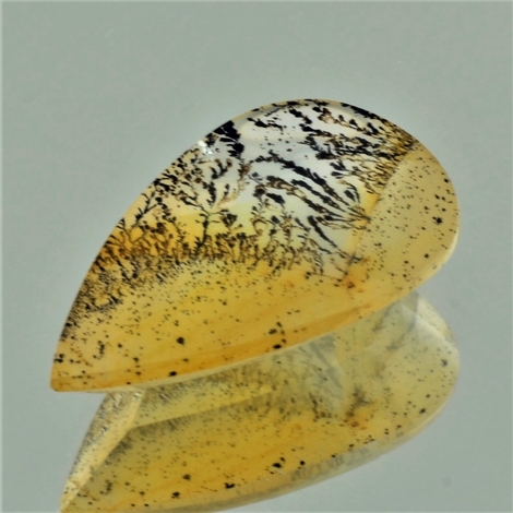 Dendritenquarz, Tropfen Tafelschliff (31,81 ct.) aus Brasilien Dendritenquarz, Tropfen Tafelschliff (31,81 ct.) aus Brasilien