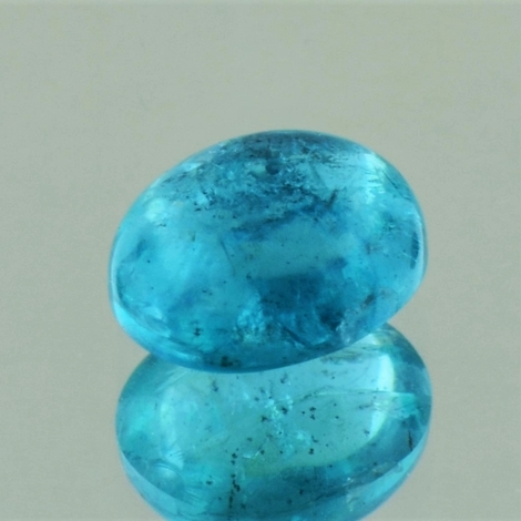 Apatit, Oval Cabochon (4,77 ct.) aus Madagaskar Apatit, Oval Cabochon (4,77 ct.) aus Madagaskar