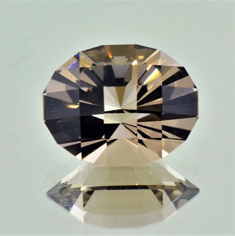 Rauchquarz, Design-Oval facettiert (11,43 ct.) aus Brasilien Rauchquarz, Design-Oval facettiert (11,43 ct.) aus Brasilien