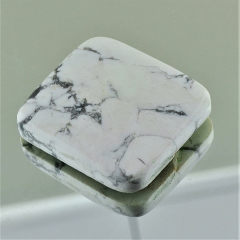 Howlith, Rechteck modifiziert (76,81 ct.) aus Mexiko Howlith, Rechteck modifiziert (76,81 ct.) aus Mexiko