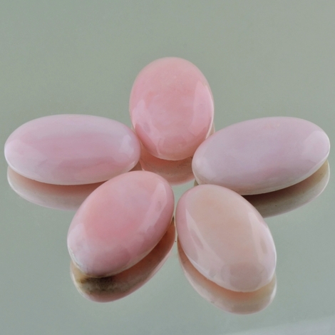 Opal Lot, Oval Cabochon (66,68 ct.) aus Peru Opal Lot, Oval Cabochon (66,68 ct.) aus Peru