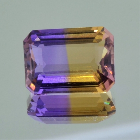 Ametrin, Achteck facettiert (9,76 ct.) aus Bolivien (Anahi Mine) Ametrin, Achteck facettiert (9,76 ct.) aus Bolivien (Anahi Mine)