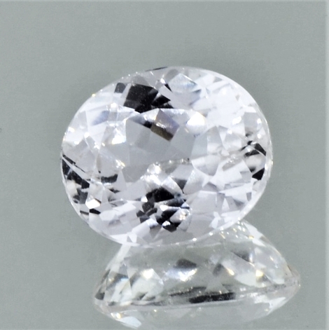 Spodumen, Oval facettiert (5,81 ct.) aus Brasilien Spodumen, Oval facettiert (5,81 ct.) aus Brasilien