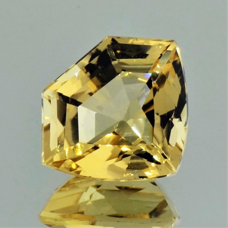 Goldberyll, Freiform facettiert (7,60 ct.) aus Madagaskar Goldberyll, Freiform facettiert (7,60 ct.) aus Madagaskar