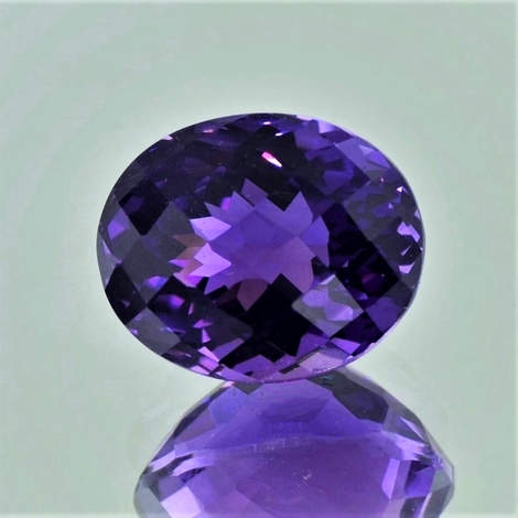 Amethyst, Oval facettiert (7,60 ct.) aus Bolivien Amethyst, Oval facettiert (7,60 ct.) aus Bolivien