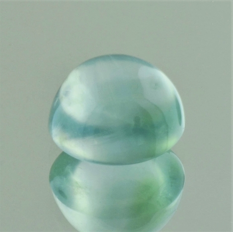 Prehnit, Oval Cabochon (9,10 ct.) aus China Prehnit, Oval Cabochon (9,10 ct.) aus China