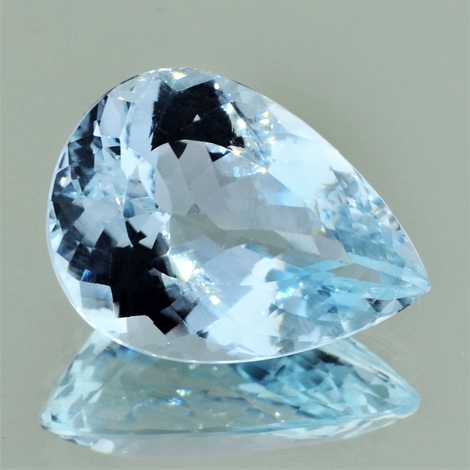 Blautopas Tropfen 29,00 ct Blautopas Tropfen 29,00 ct