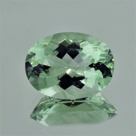Prasiolith, Oval facettiert (16,42 ct.) aus Brasilien (Minas Gerais) Prasiolith, Oval facettiert (16,42 ct.) aus Brasilien (Minas Gerais)