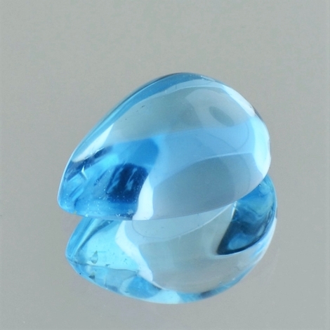 Blautopas, Tropfen Cabochon (10,66 ct.) aus Brasilien Blautopas, Tropfen Cabochon (10,66 ct.) aus Brasilien
